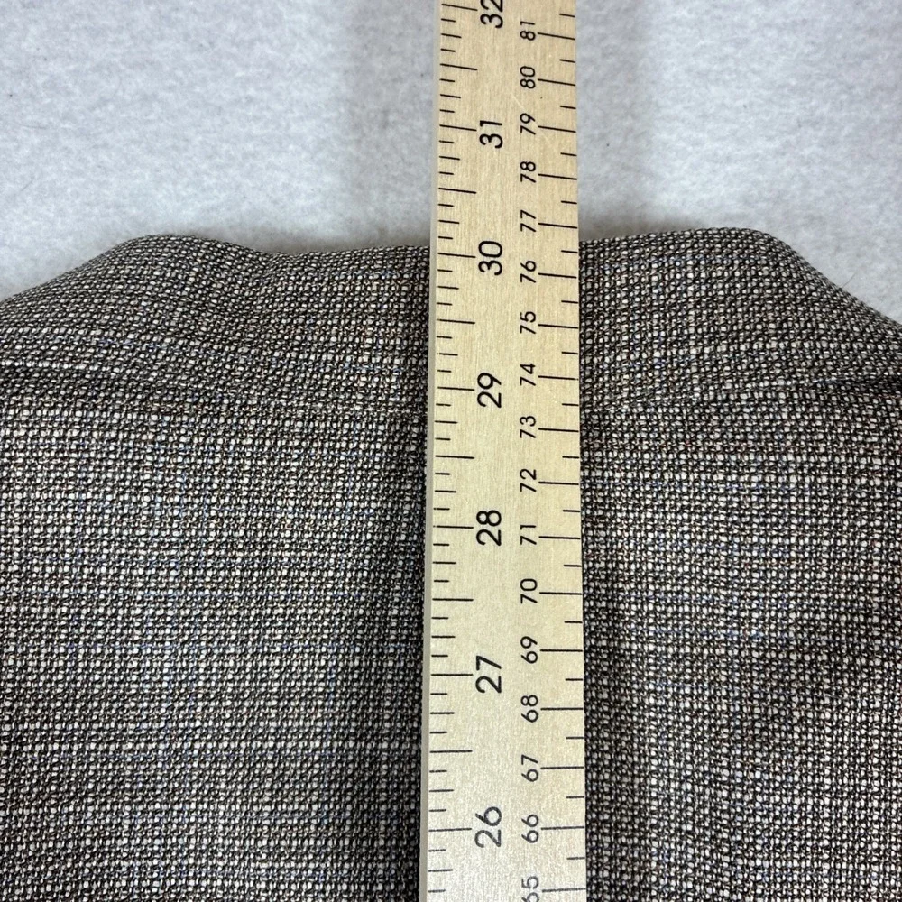Berragamo Black Label features style